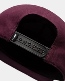 TreeCap Snap Classic Bordeaux 9 TreeCap Snap Classic Bordeaux -Nikin 1084.603 TreeCap Snap Classic Bordeaux D1 grey background