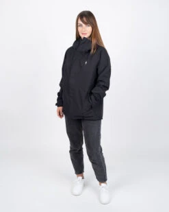 TreeJacket Rain Women Black (1st Edition) -Nikin 1705.100 TreeJacket Rain Black Women F01 Ganzkoerper