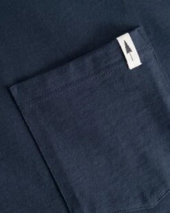TreeShirt Mono Longsleeve Pocket Relaxed Dark Navy -Nikin 1772.435 TreeShirt Mono Longsleeve Pocket Relaxed Dark Navy D1