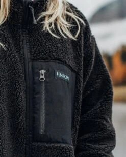 TreeFleece Teddy Relaxed Jacket Dark Anthracite 21 TreeFleece Teddy Relaxed Jacket Dark Anthracite -Nikin Photo AW24 Jacket 1721 RG Cosy Outdoor Teddy Fleece Mountain Lake Female 1