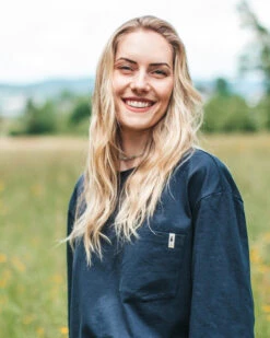 TreeShirt Mono Longsleeve Pocket Relaxed Dark Navy -Nikin Photo SS25 Longsleeve 1772 RG Saentis Flower Field Female 36