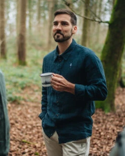 TreePlanter Shirt Linen Dark Navy 11 TreePlanter Shirt Linen Dark Navy -Nikin Photo SS25 Shirt Pullover Pants 1765 1766 1768 NS Spring Shoot Camper Male 10