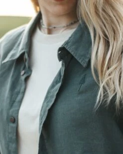 TreePlanter Shirt Linen Sage 24 TreePlanter Shirt Linen Sage -Nikin Photo SS25 T Shirt Overshirt 1022 1765 RG Spring Countryside Female 1