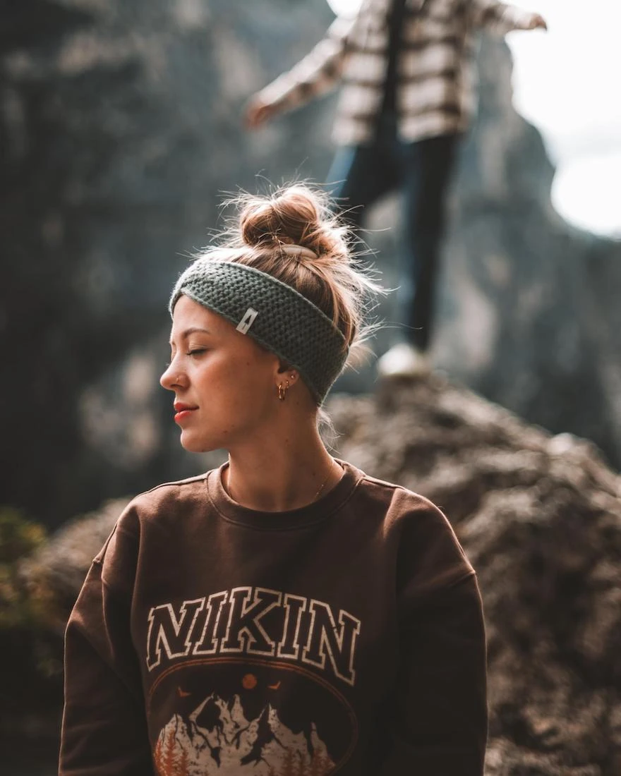 TreeHeadband Knitted Twist Sage 2 TreeHeadband Knitted Twist Sage – Bild 2