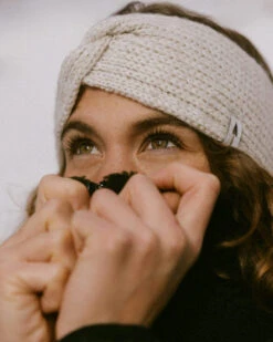 TreeHeadband Twist Cosy Chalk Mel -Nikin Untitleddesign 18 page 0006