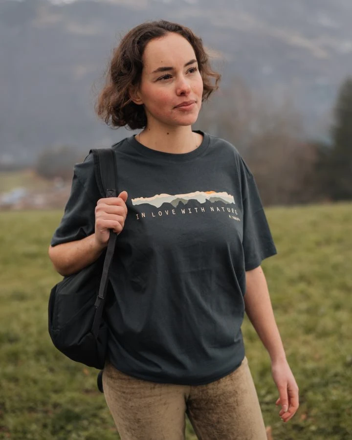 TreeShirt Mountain Panorama Dark Anthracite 3 TreeShirt Mountain Panorama Dark Anthracite – Bild 3